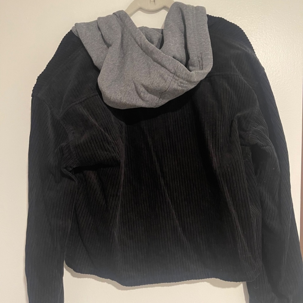 Cropped Button Hooded Jacket - Picture 3 of 3